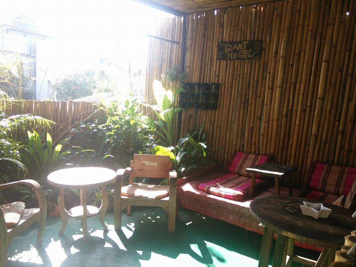 J Giant Hostel Chiang Mai Exterior photo