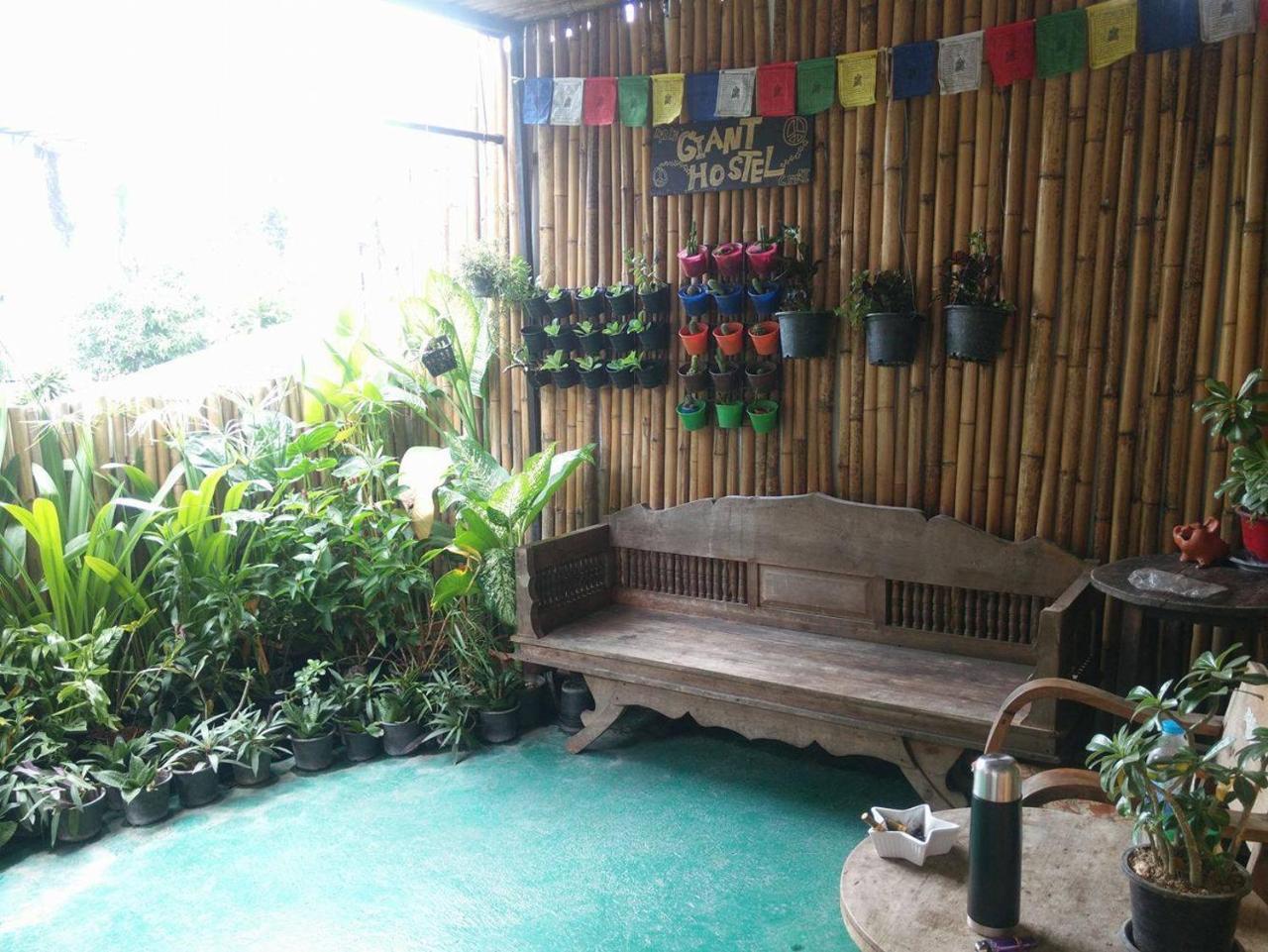 J Giant Hostel Chiang Mai Exterior photo