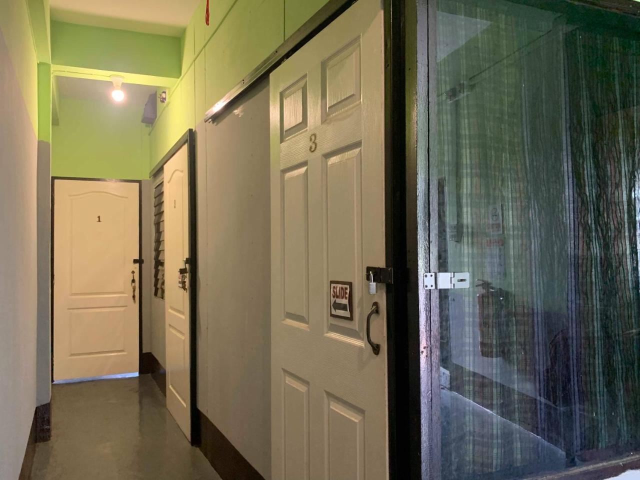 J Giant Hostel Chiang Mai Exterior photo